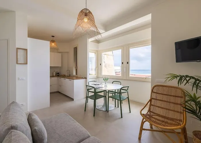 Effe\'S Apartment- Arya Seaview -Parcheggio Gratuito